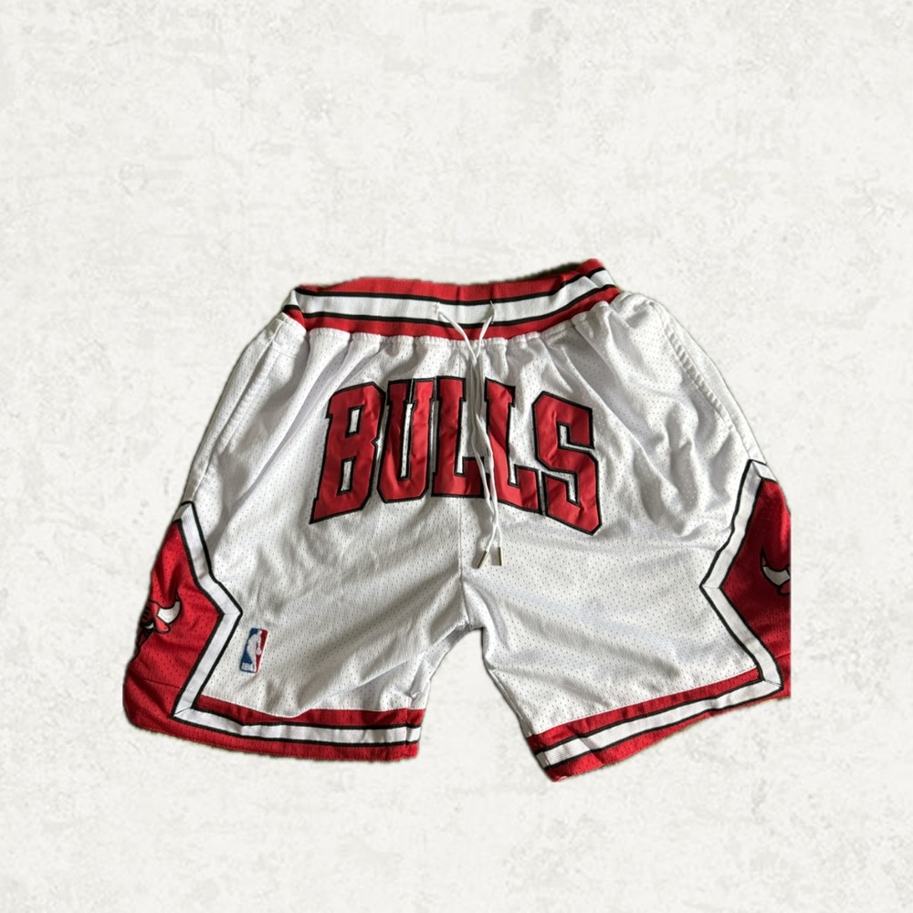 JUST DON - Vintage Chicago Bulls Basketball Shorts (NBA Finals 1997 Edition) - L